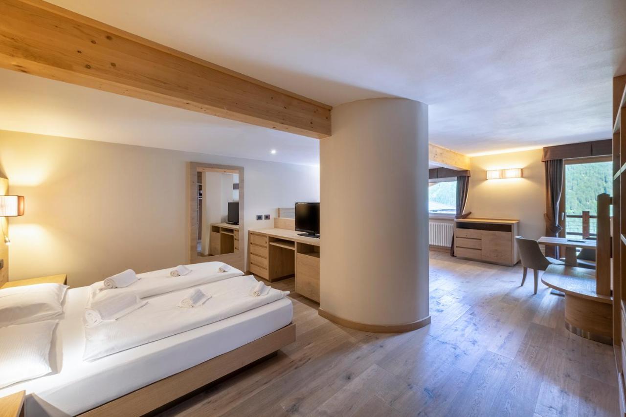 Design & Suite Hotel Ciarnadoi Vigo di Fassa Eksteriør billede
