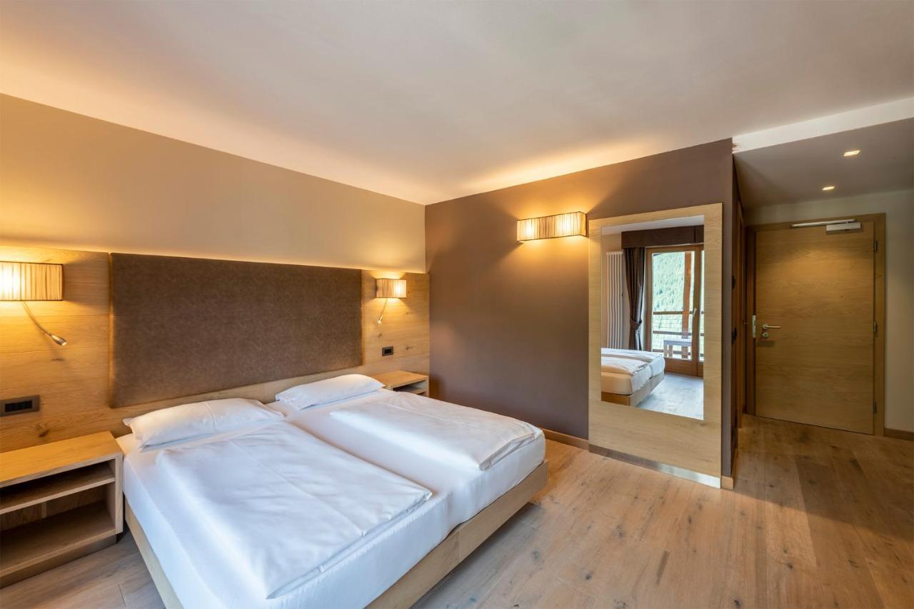 Design & Suite Hotel Ciarnadoi Vigo di Fassa Eksteriør billede