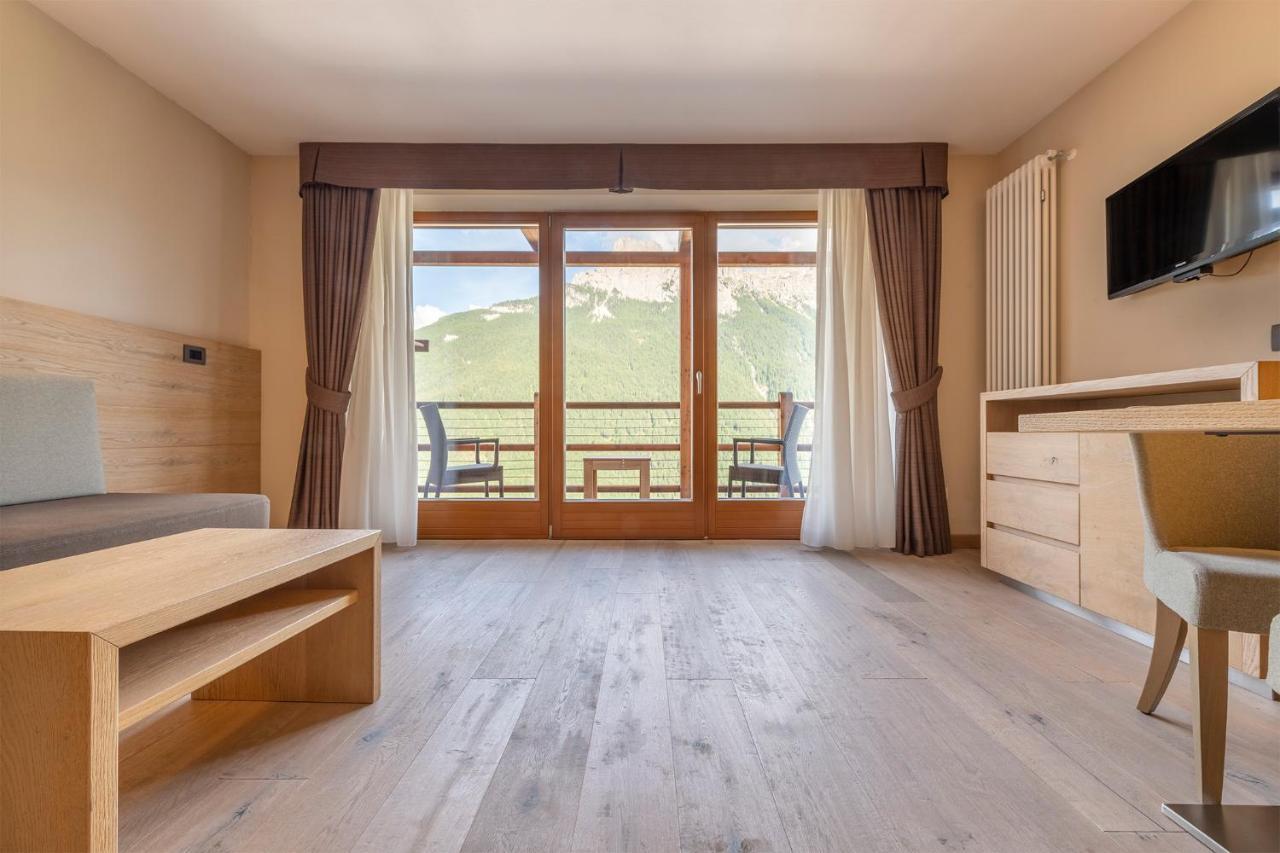 Design & Suite Hotel Ciarnadoi Vigo di Fassa Eksteriør billede