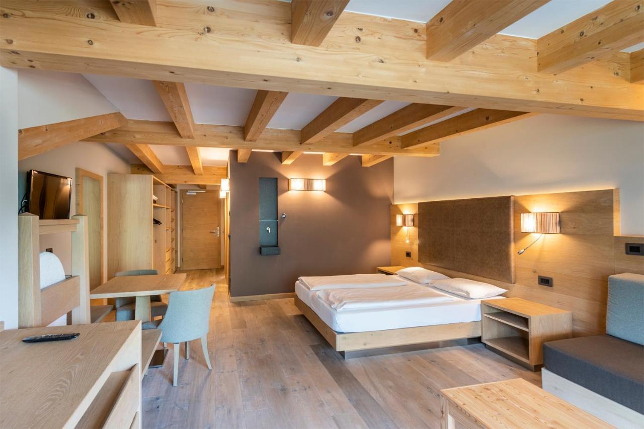 Design & Suite Hotel Ciarnadoi Vigo di Fassa Eksteriør billede