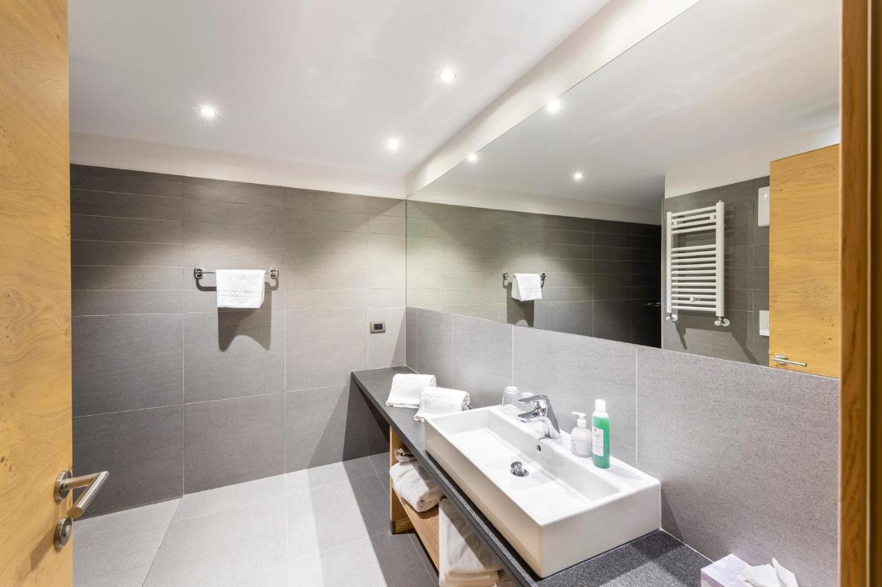 Design & Suite Hotel Ciarnadoi Vigo di Fassa Eksteriør billede