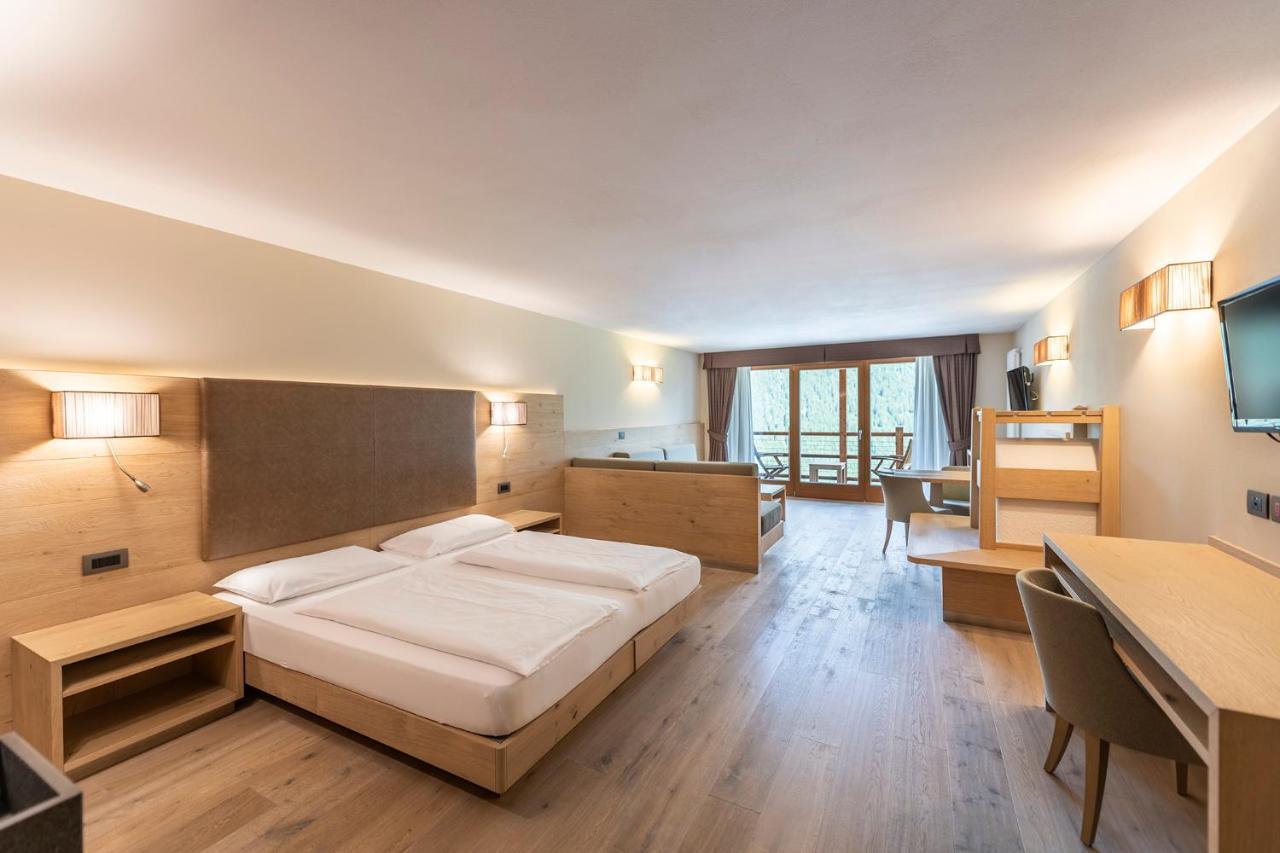 Design & Suite Hotel Ciarnadoi Vigo di Fassa Eksteriør billede