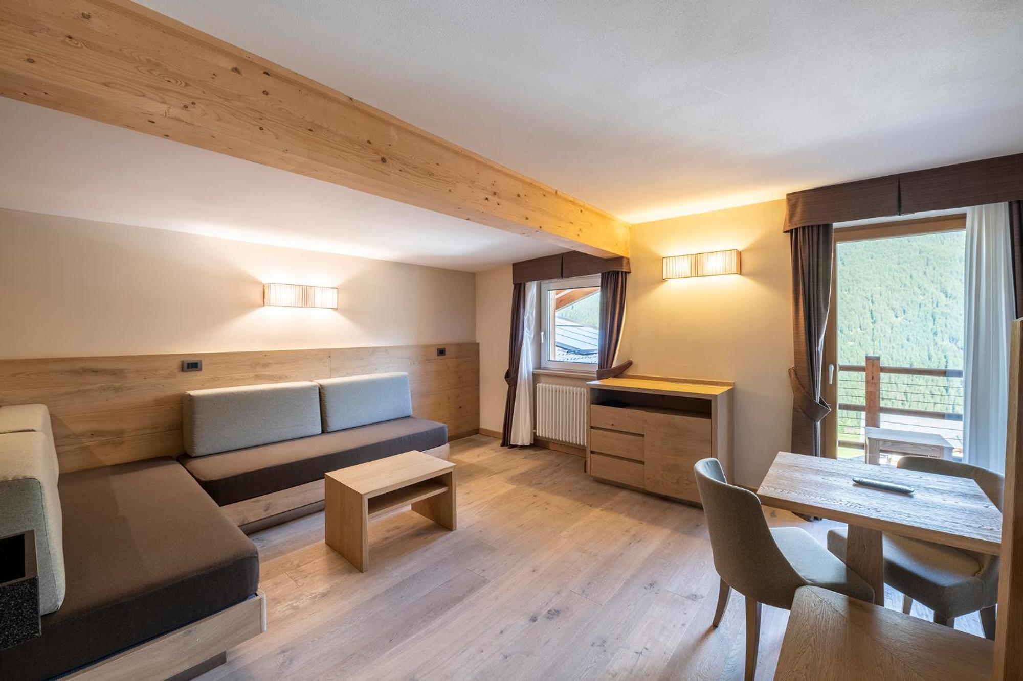 Design & Suite Hotel Ciarnadoi Vigo di Fassa Eksteriør billede