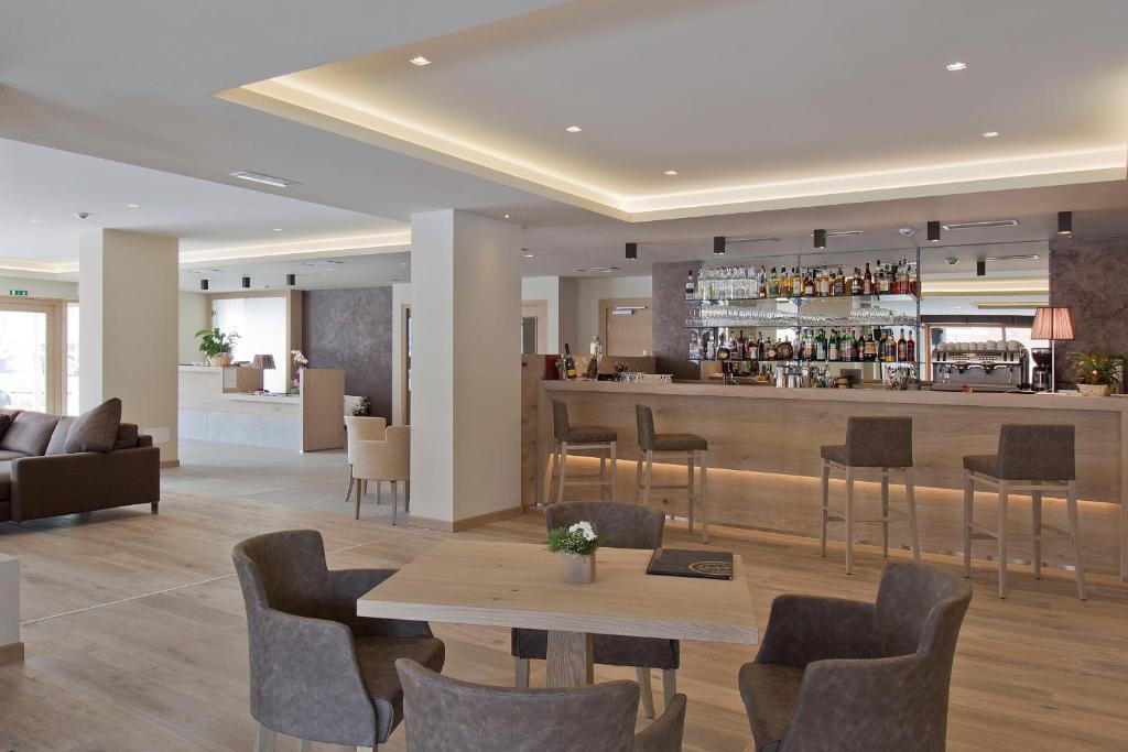 Design & Suite Hotel Ciarnadoi Vigo di Fassa Eksteriør billede